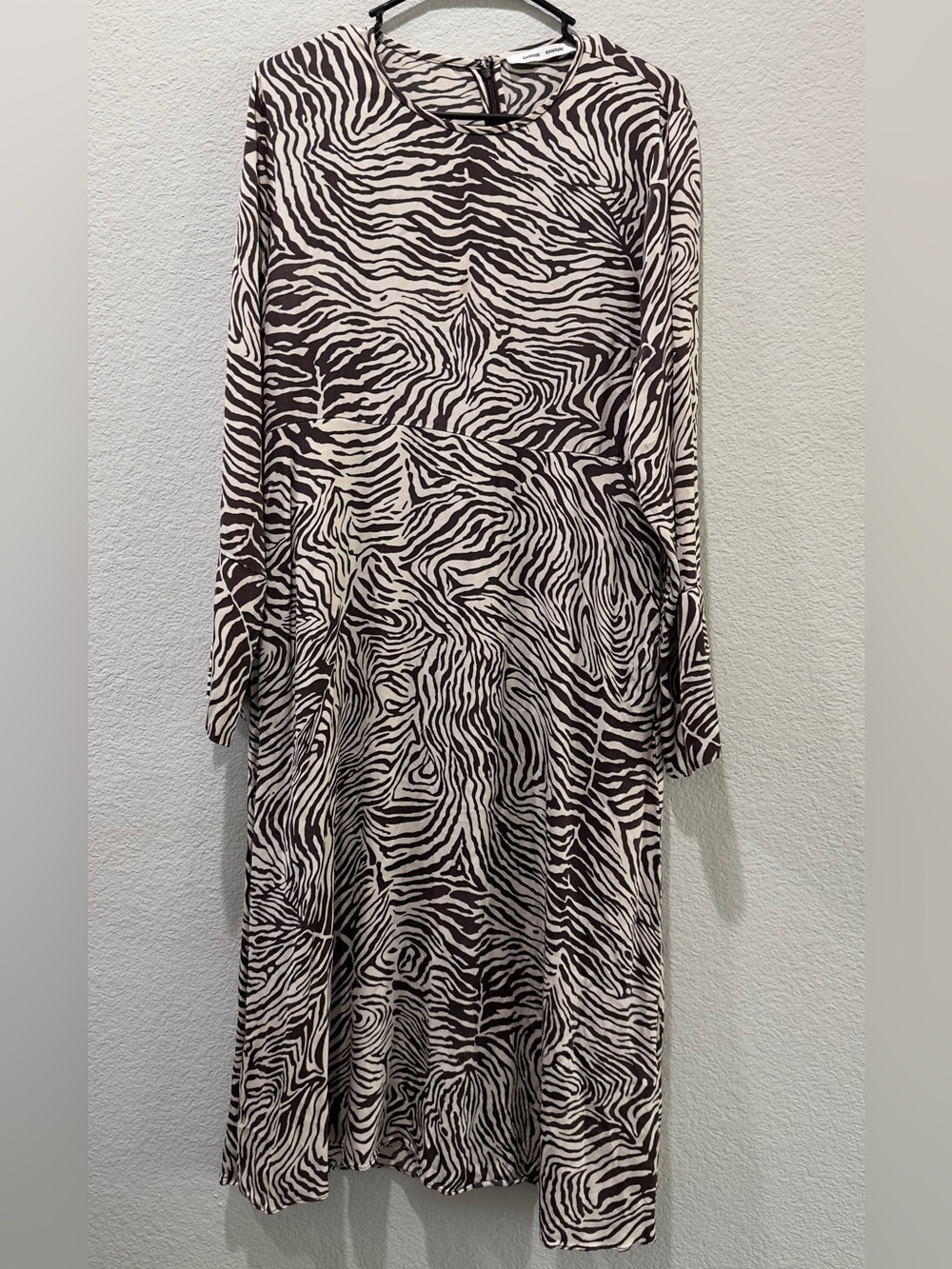 SAMSOE Black & White Zebra-Print Long Sleeve Maxi Dress